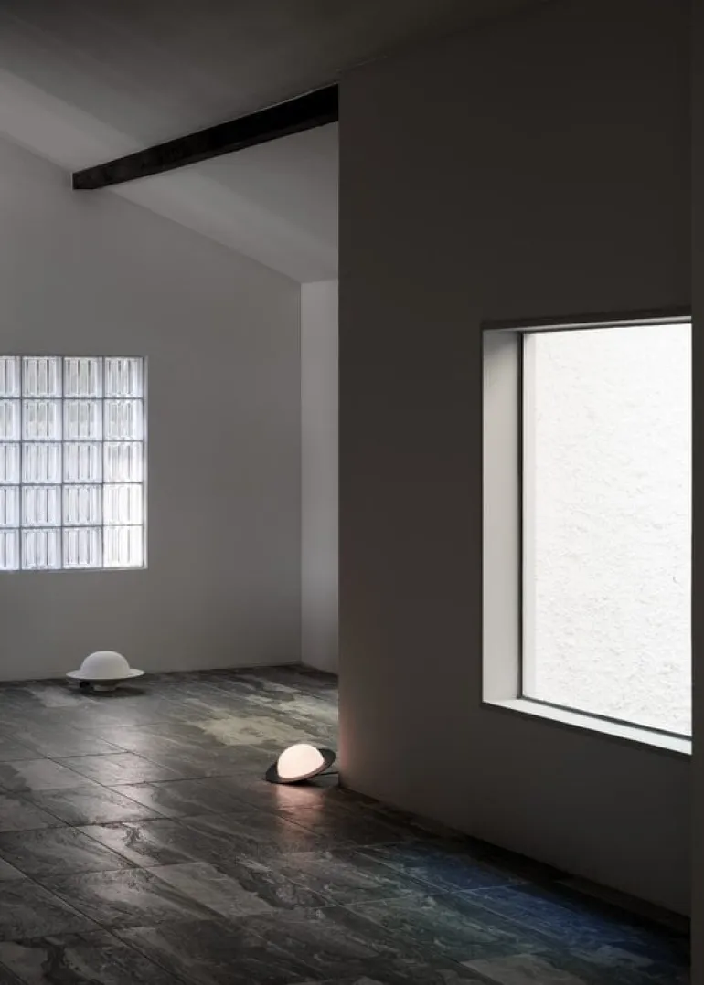 AGO Alley Still table lamp, large, grey