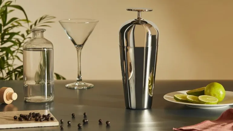 Alessi Parisienne shaker, stainless stell