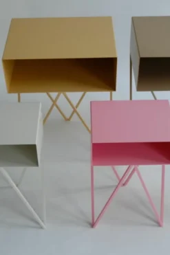 &New Robot Mini side table, pink