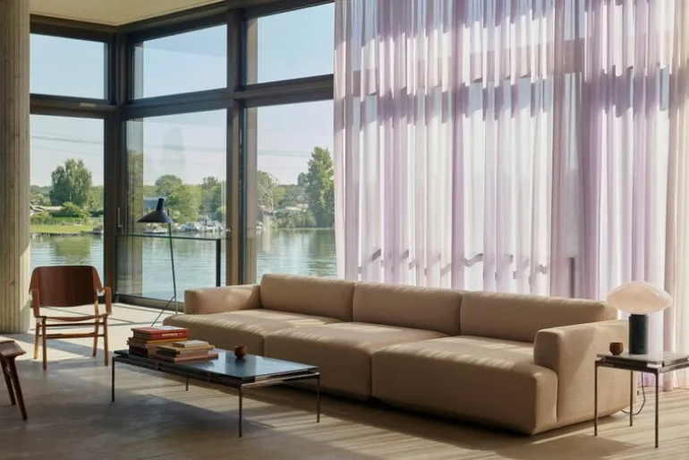 &Tradition AX HM11 lounge chair with armrest, oak - walnut