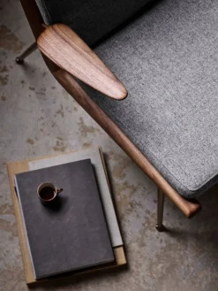 &Tradition Boomerang HM2 lounge chair, Hallingdal 130 - oiled walnut