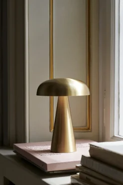 &Tradition Como SC53 portable table lamp, brass