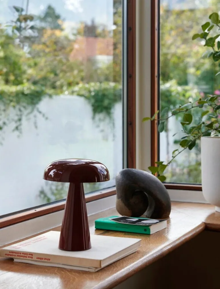 &Tradition Como SC53 portable table lamp, red brown