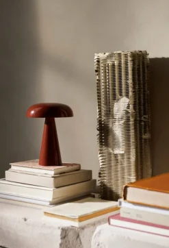 &Tradition Como SC53 portable table lamp, red brown