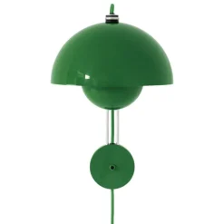 &Tradition Flowerpot VP8 wall lamp, signal green
