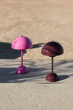 &Tradition Flowerpot VP9 portable table lamp, dark plum