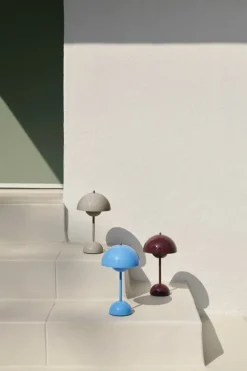 &Tradition Flowerpot VP9 portable table lamp, dark plum