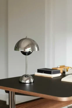 &Tradition Flowerpot VP9 portable table lamp, chrome plated