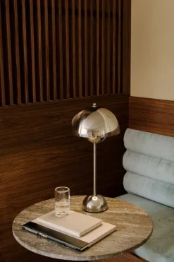 &Tradition Flowerpot VP3 table lamp, chrome plated