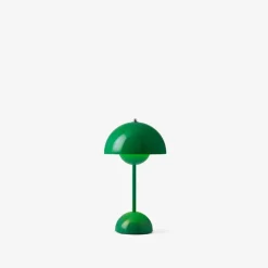 &Tradition Flowerpot VP9 portable table lamp, signal green