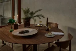 &Tradition Flowerpot VP9 portable table lamp, signal green