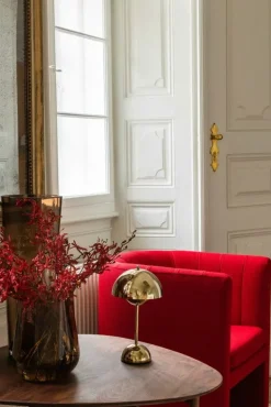 &Tradition Flowerpot VP9 portable table lamp, brass plated