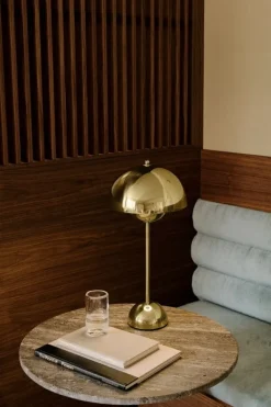&Tradition Flowerpot VP3 table lamp, brass plated