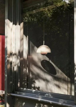 &Tradition Flowerpot VP10 pendant, grey beige