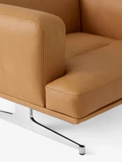 &Tradition Inland AV21 lounge chair, polished aluminium - cognac Noble leather