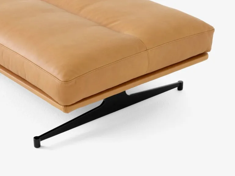 &Tradition Inland AV32 pouf, black - cognac Noble leather