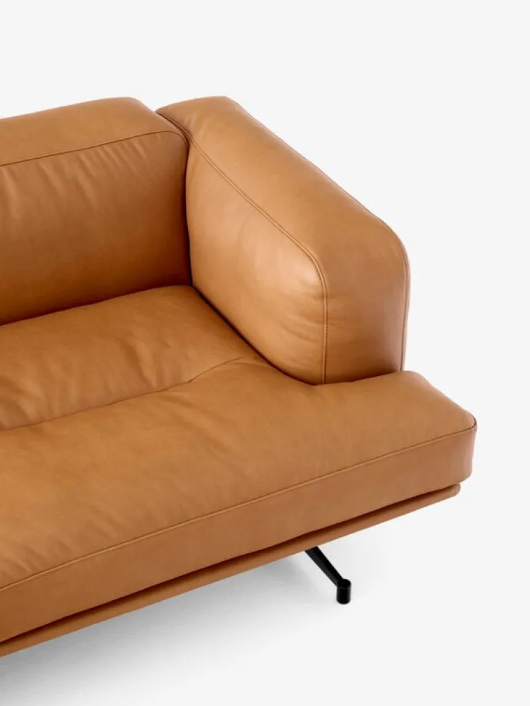 &Tradition Inland AV22 2-seater sofa, black - cognac Noble leather