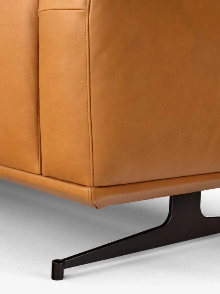 &Tradition Inland AV22 2-seater sofa, black - cognac Noble leather