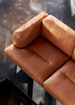 &Tradition Inland AV22 2-seater sofa, polished aluminium - cognac Noble leather