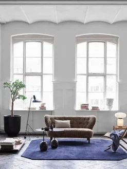 &Tradition Little Petra VB2 sofa, Sahara Curly sheepskin - oiled walnut