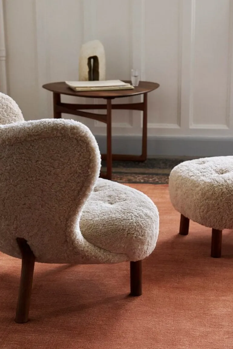 &Tradition Little Petra ATD1 pouf, Moonlight sheepskin - walnut