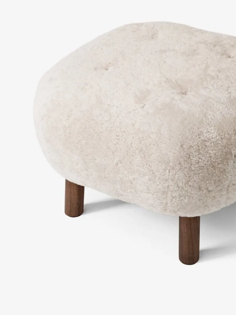 &Tradition Little Petra ATD1 pouf, Moonlight sheepskin - walnut