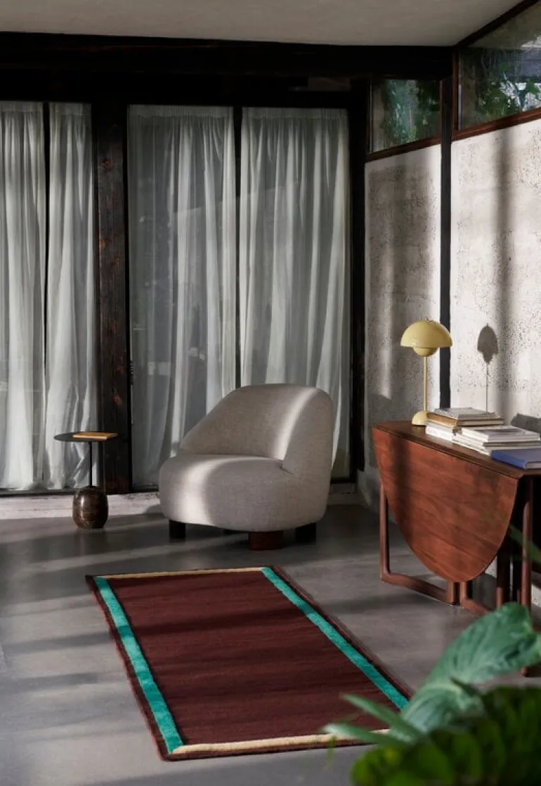 &Tradition Margas LC1 lounge chair, walnut - Gentle 133