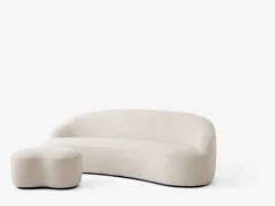 &Tradition Margas LC4 3-seater sofa, black lacquered oak - Karakorum 001