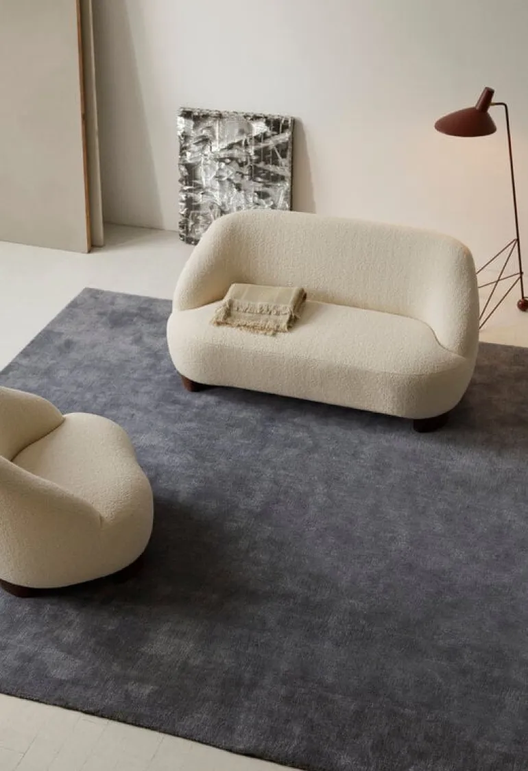 &Tradition Margas LC3 2-seater sofa, walnut - Gentle 133