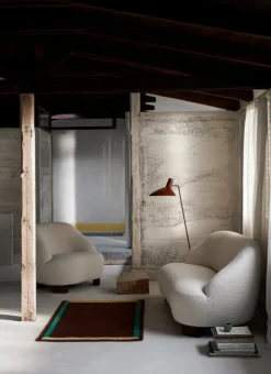 &Tradition Margas LC3 2-seater sofa, walnut - Karakorum 001