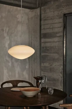 &Tradition Mist pendant lamp AP16, matt white - opal glass