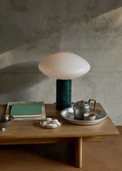 &Tradition Mist table lamp AP17, Guatemala Verde marble - opal glass
