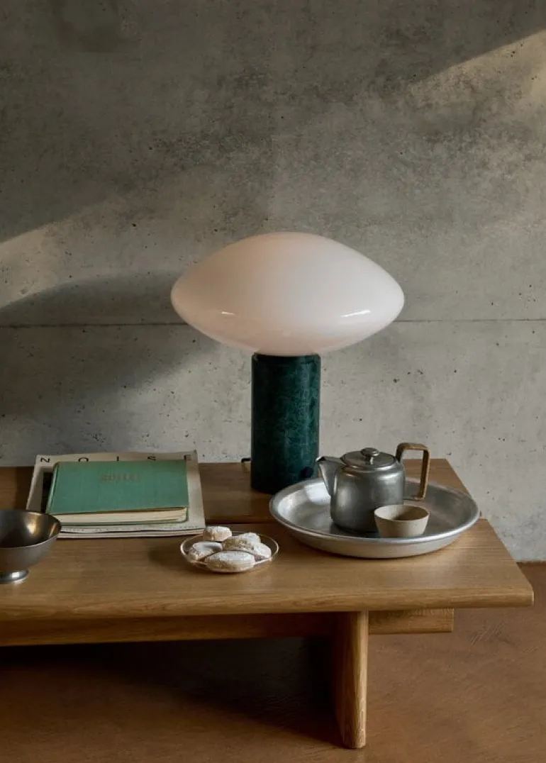 &Tradition Mist table lamp AP17, Guatemala Verde marble - opal glass