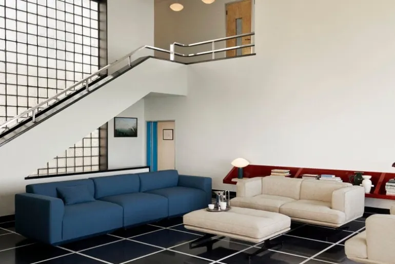 &Tradition Mist table lamp AP17, Guatemala Verde marble - opal glass