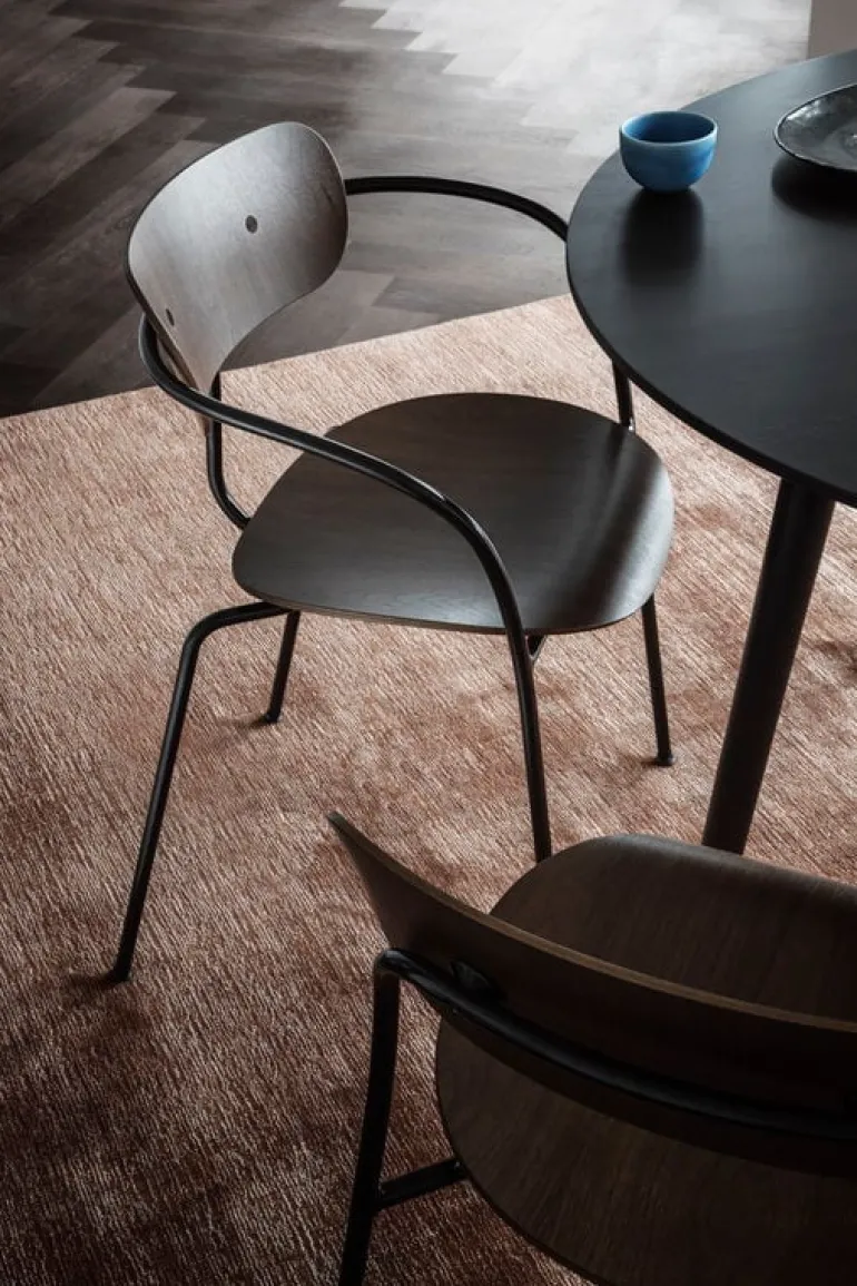 &Tradition Pavilion AV2 chair, black