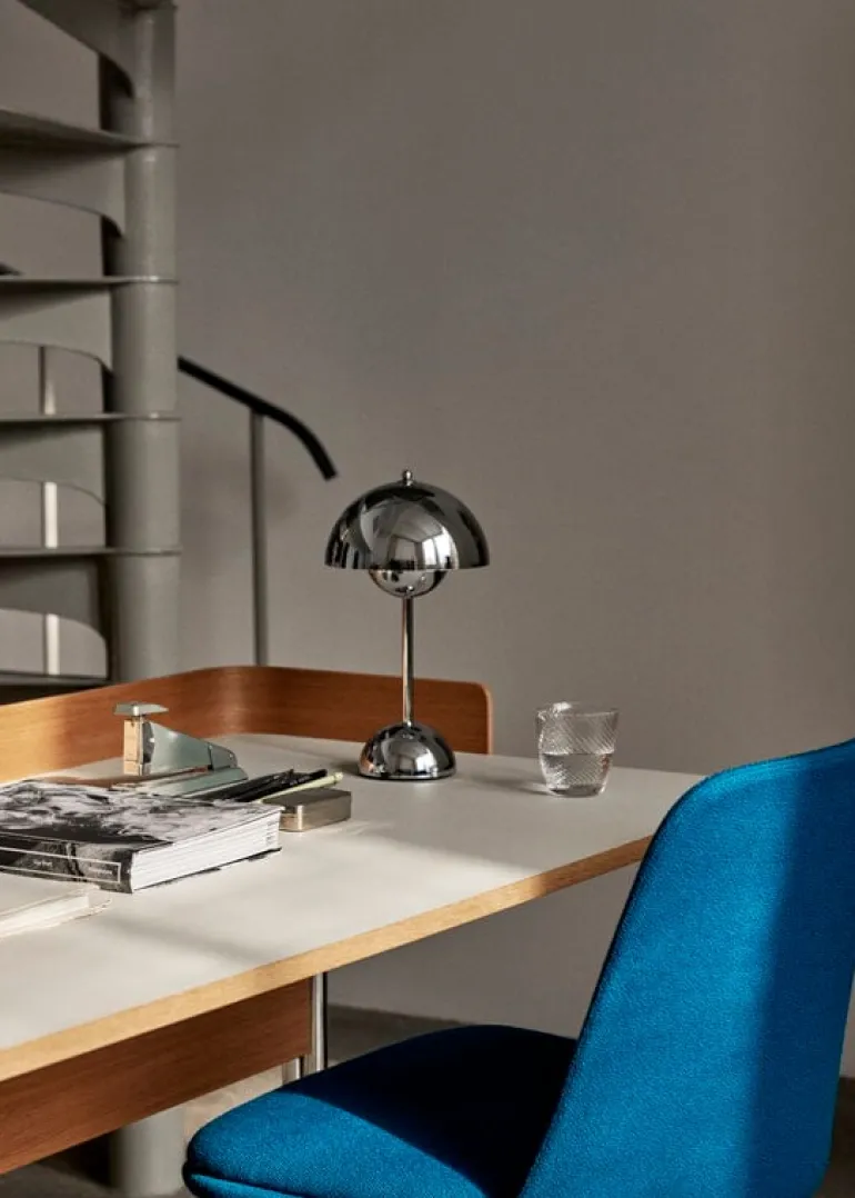 &Tradition Pavilion AV17 desk, mushroom linoleum - oak - chrome