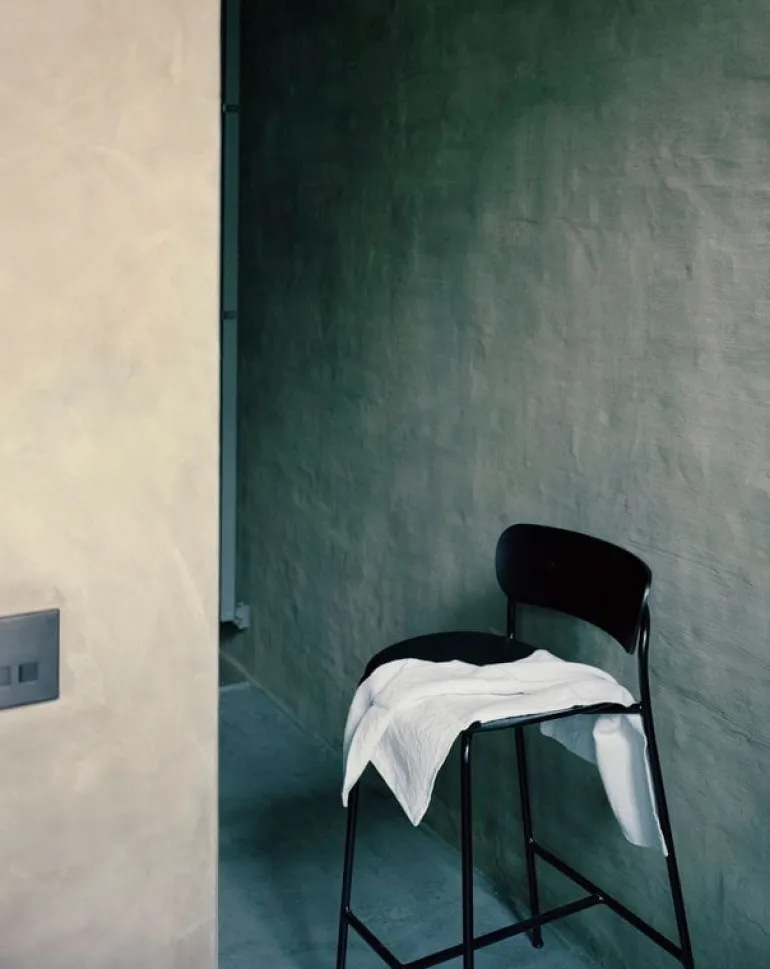 &Tradition Pavilion AV7 / AV9 bar stool, black oak