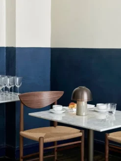 &Tradition Raku SH8 portable table lamp, beige grey - bronze