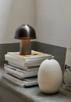 &Tradition Raku SH8 portable table lamp, beige grey - bronze