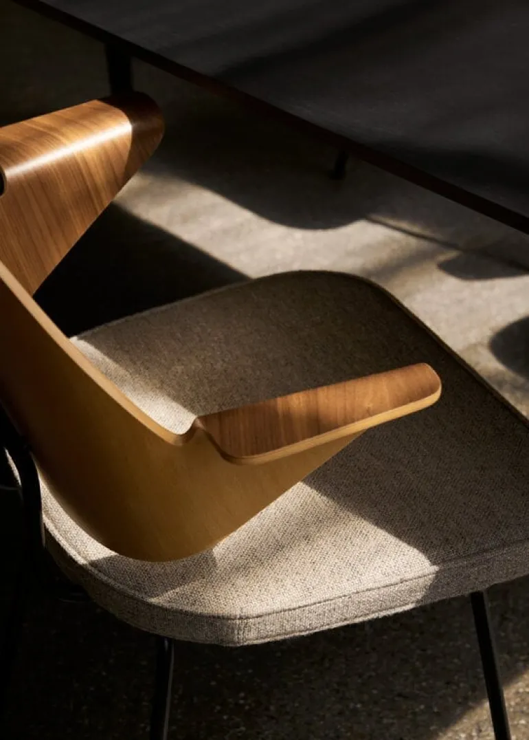 &Tradition RFH RD7 armchair, walnut and beech veneer - beige