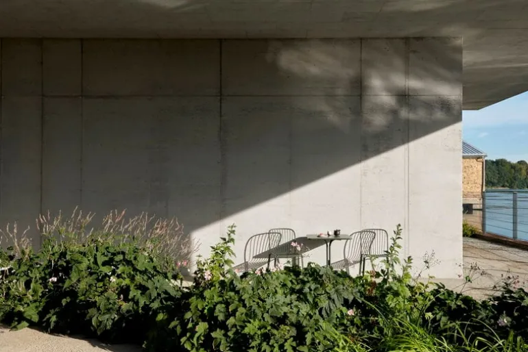 &Tradition Thorvald SC94 side chair, bronze green