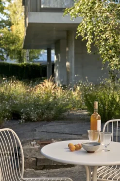 &Tradition Thorvald SC96 table, round 70 cm, ivory