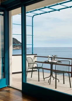 &Tradition Thorvald SC96 table, round 70 cm, bronze green