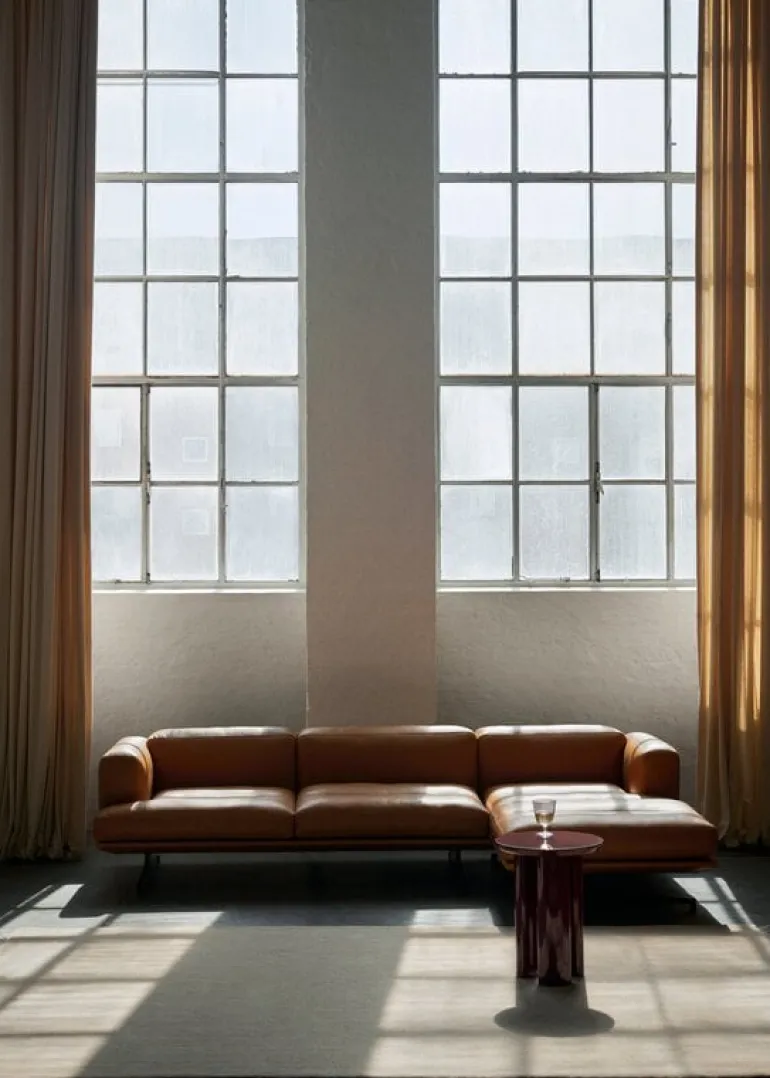 &Tradition Tung JA3 side table, burgundy red