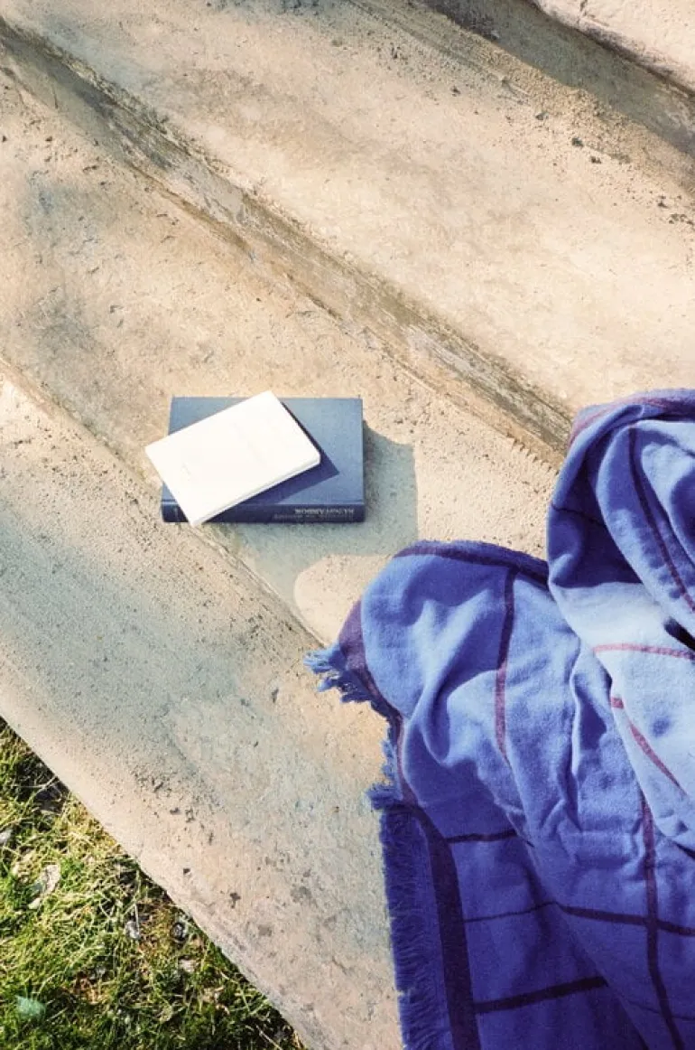 &Tradition Untitled AP10 throw, 150 x 200 cm, electric blue