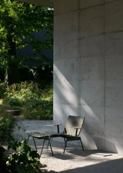 &Tradition Ville AV45 outdoor lounge chair with arms, bronze green