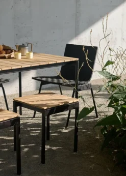 &Tradition Ville AV44 outdoor lounge chair, warm black