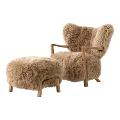 &Tradition Wulff ATD2 lounge chair and ATD3 pouf, Honey sheepskin 50 mm - oak