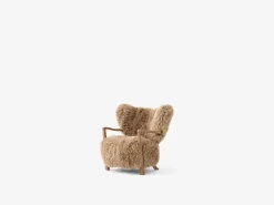 &Tradition Wulff ATD2 lounge chair and ATD3 pouf, Honey sheepskin 50 mm - oak