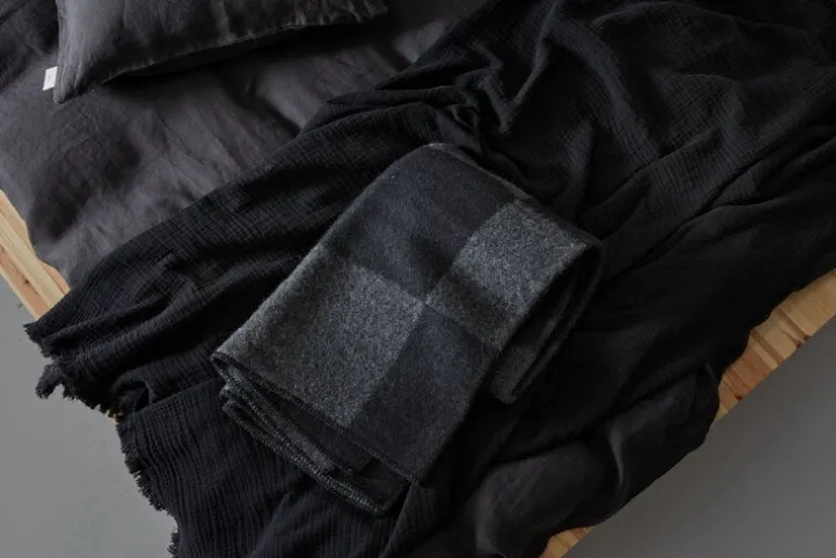 Anno Ala throw, 130 x 180 cm, dark grey - black